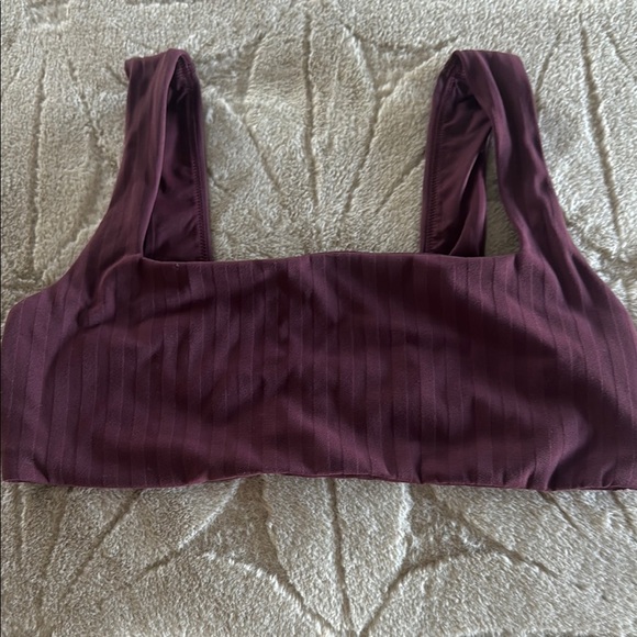lululemon athletica Other - Burgundy Ribbed sports bra